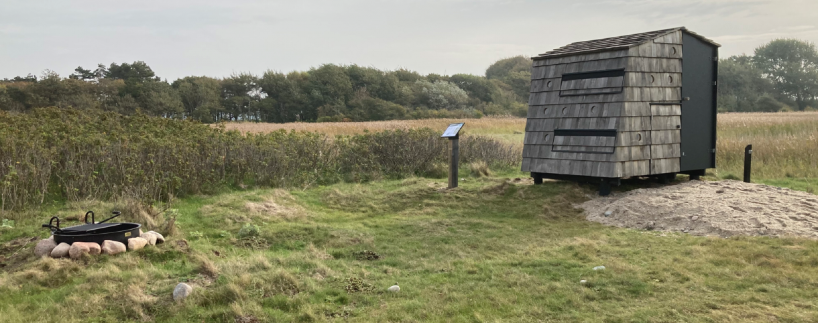 Bålplads på shelterpladsen ved Agernæs Havn, shelter in Denmark