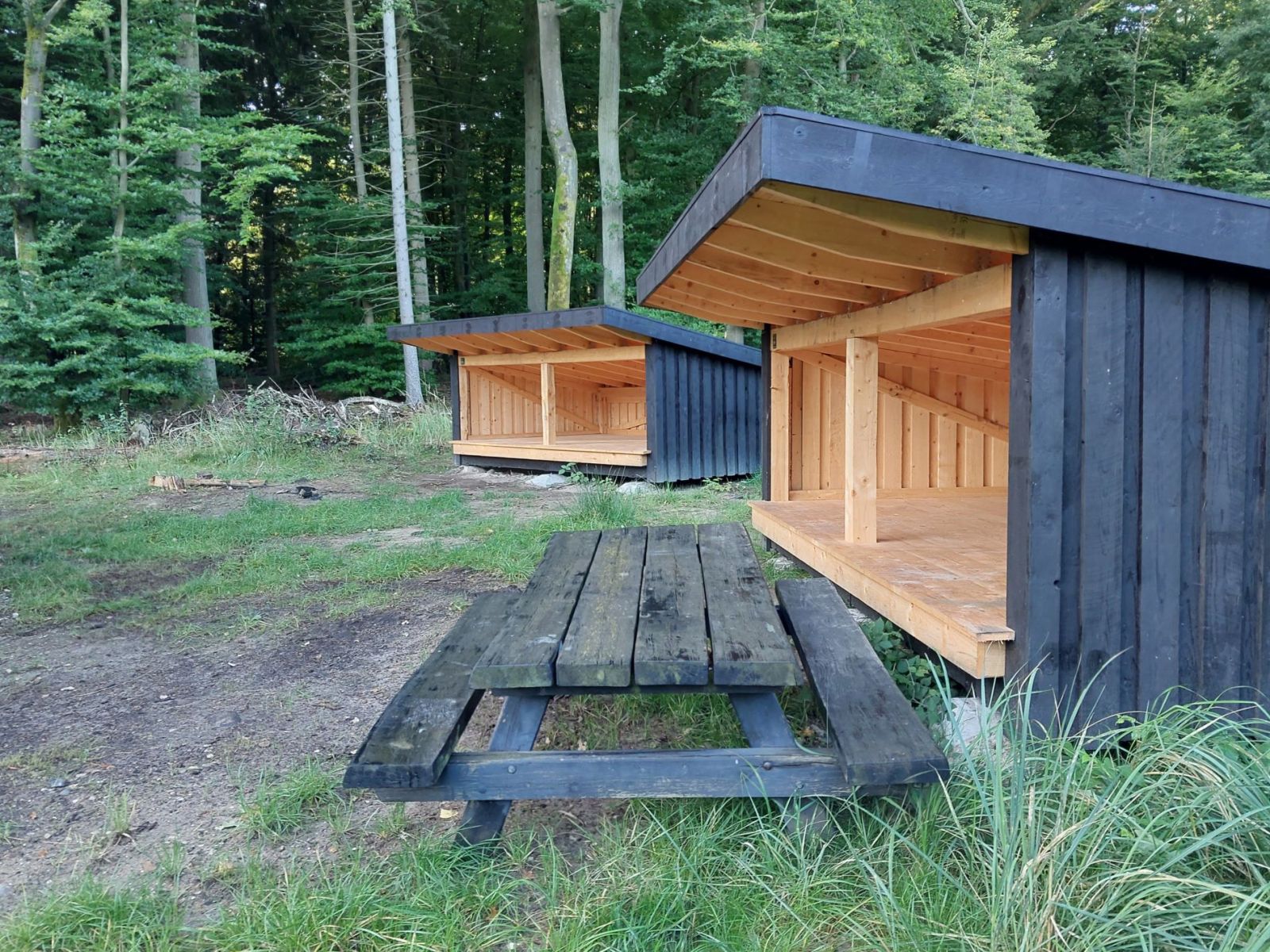 Shelters og borde-bænkesæt