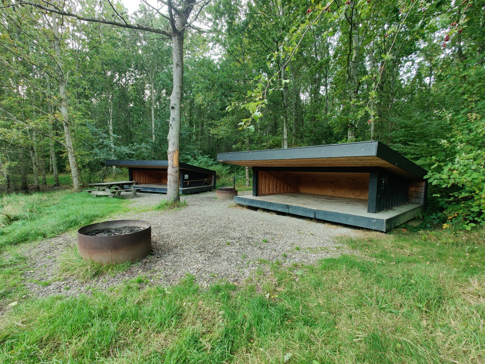 To shelters med plads til max. 10 overnattende