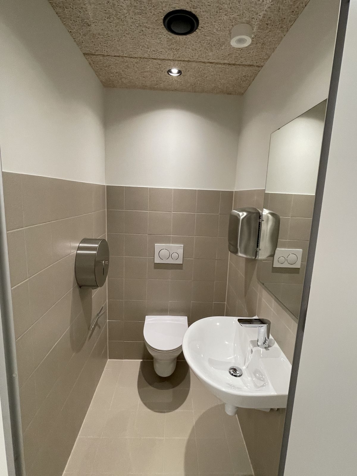 Toiletrum ved Skimminghøj Bådhus og Teltplads