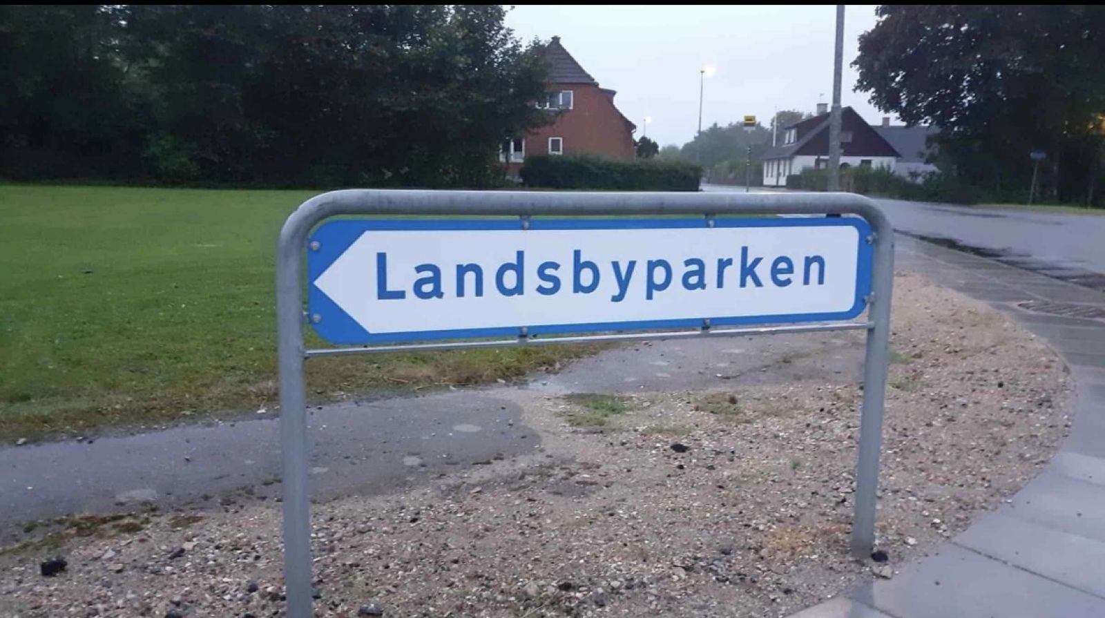 Adgangsvej med bil via Frederiksvej