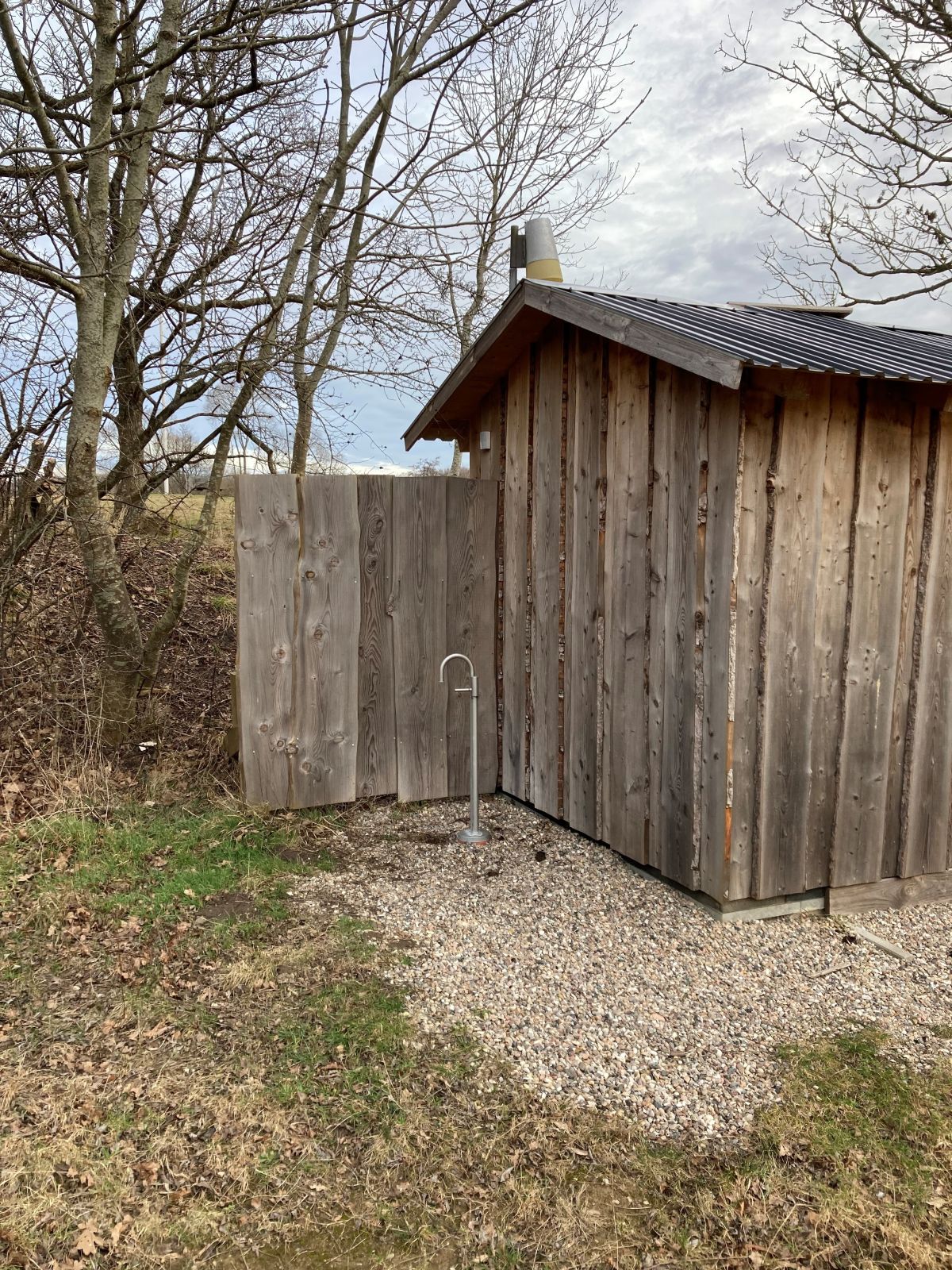 Vandost bag Toiletbygningen