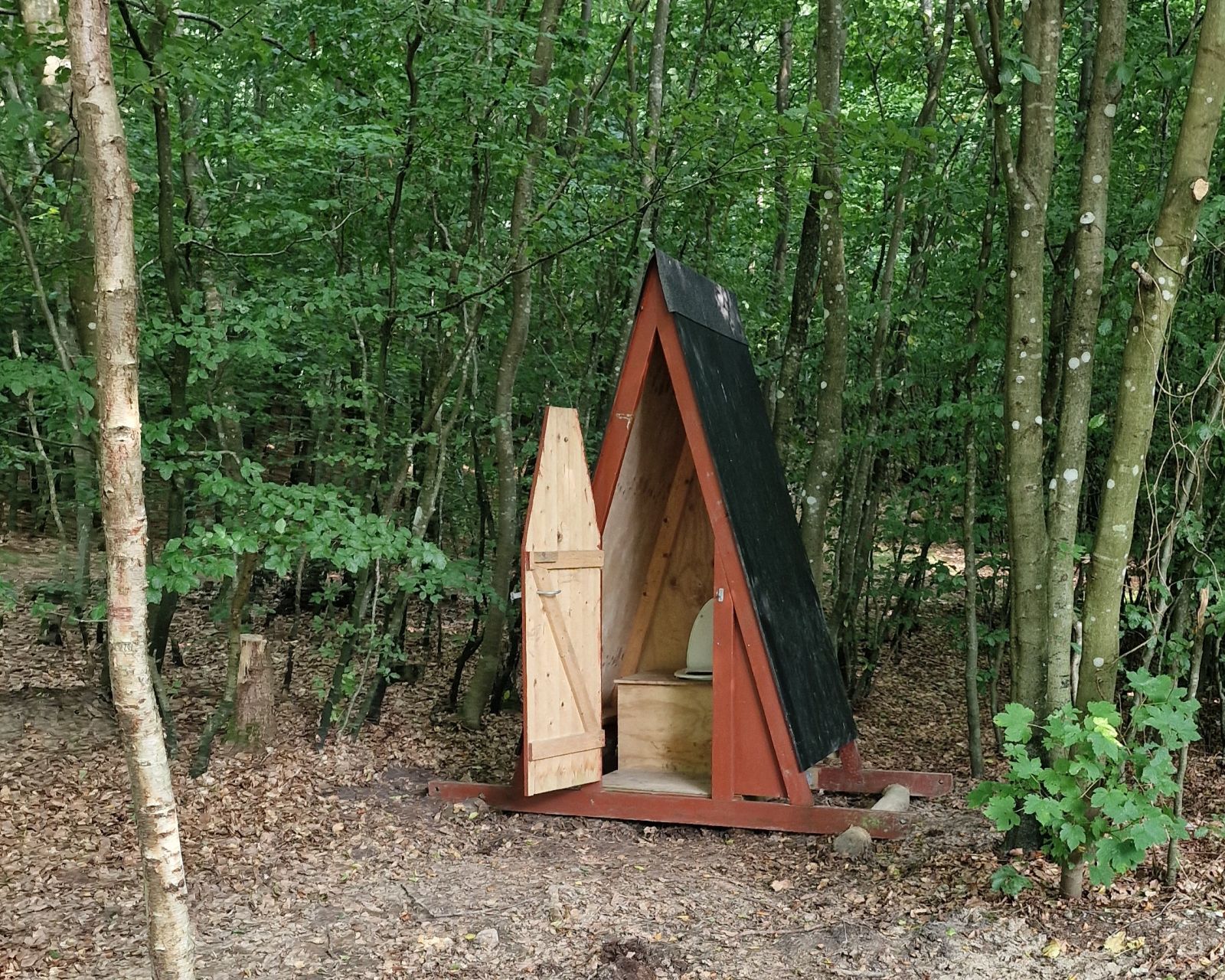 Muldtoilet i Græsted-Aggebo Hegn, shelter in Denmark