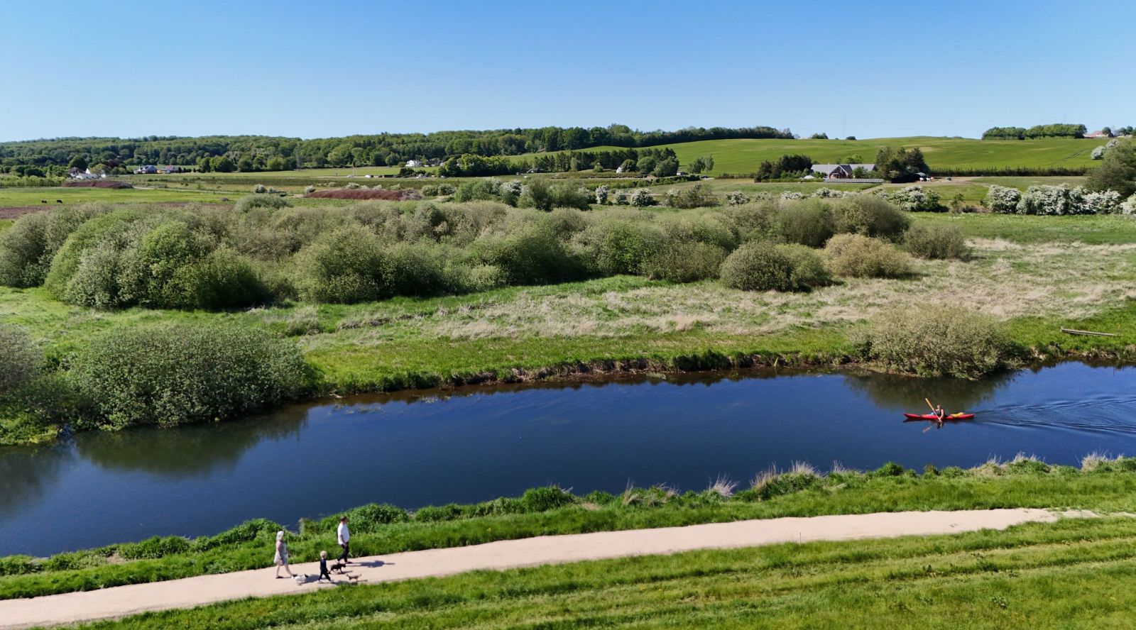 Stemningsfoto af ruten lang åen/floden