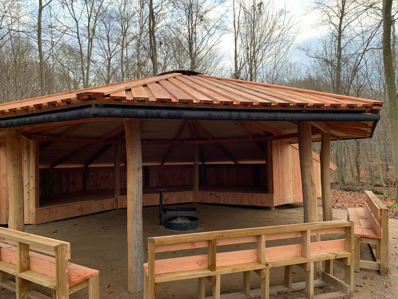 Shelter ved Gribskov Lilleskole – miniature 1